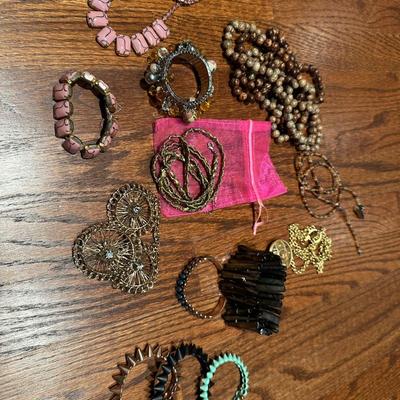 COSTUME JEWELRY LOT