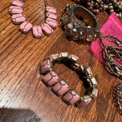 COSTUME JEWELRY LOT