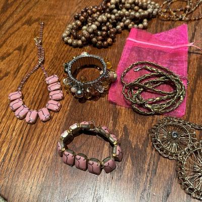 COSTUME JEWELRY LOT