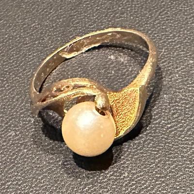 14 KT GOLD PEARL RING