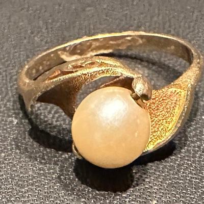 14 KT GOLD PEARL RING