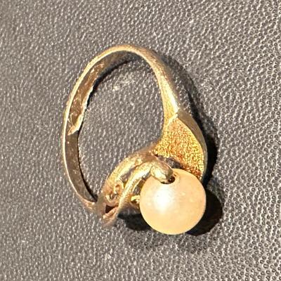 14 KT GOLD PEARL RING