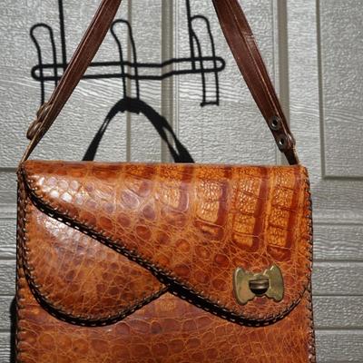 VINTAGE LADIES' HANDBAG ALLIGATOR SKIN EXTERIOR /leather and vinyl INTERIOR.