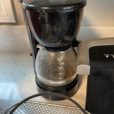 Farberware deep fryer with baskets, George Foreman grill and coffee maker