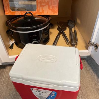 Grill sets: cooler and crockpot