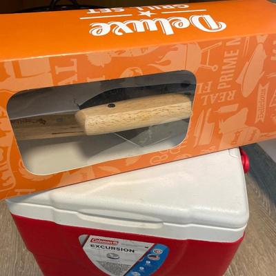Grill sets: cooler and crockpot