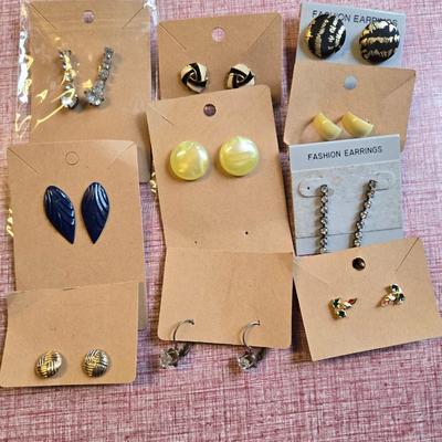 Lot of pierced earrings
