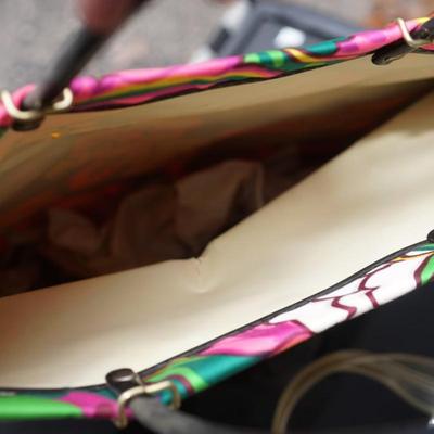 FUNKY FLOWER FABRIC HAND TOTE BAG WITH VINYL BLACK HANDLE