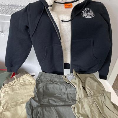 Hooded fleece sweatshirt and men’s pants