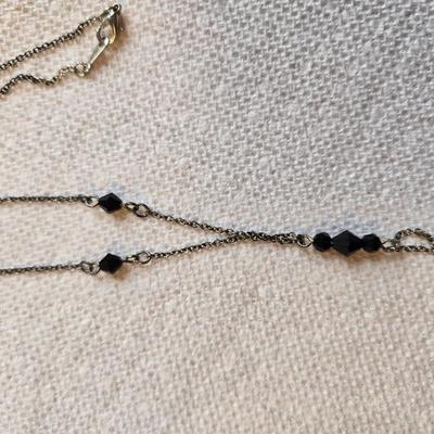 Lot of 2 necklaces