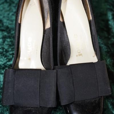 SIX PAIRS OF VINTAGE LADIES SANDLES AND DRESS SHOES 1960-1970'S
