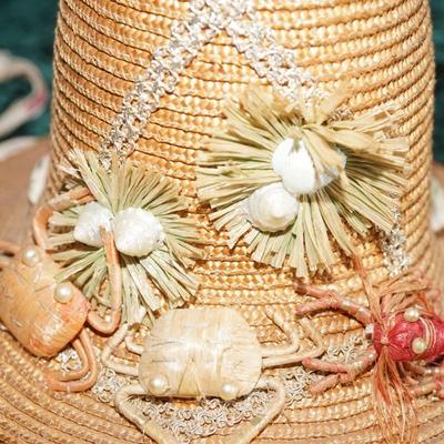VINTAGE 60'S BEACH STRAW TOURIST HAT / SOFT PLASTIC SANDLES WITH LEATHER STRAPS