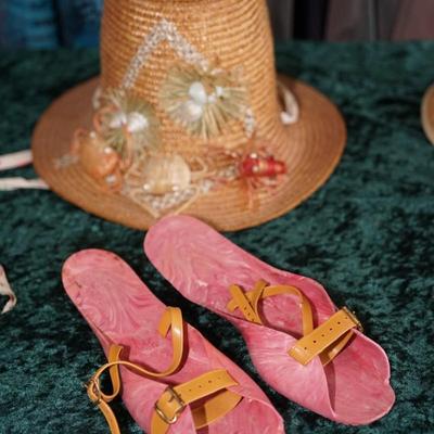 VINTAGE 60'S BEACH STRAW TOURIST HAT / SOFT PLASTIC SANDLES WITH LEATHER STRAPS