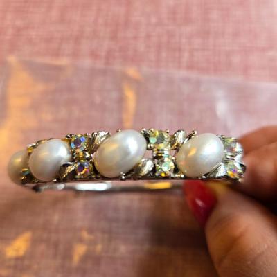Vintage Lisner Bracelet