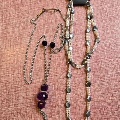Lot of 2 beaded necklaces