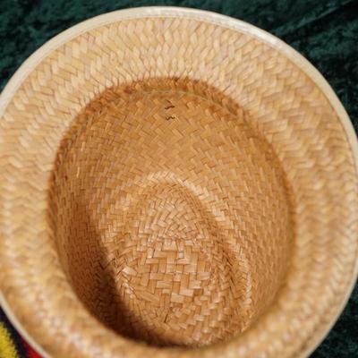 A VERY FUN VINTAGE PAIR OF MEN'S GOLFING HATS. DECORATED STRAW / WOODLEN TA,