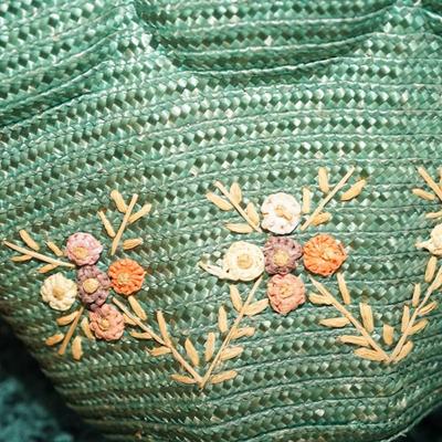 VINTAGE GROUPING A VERY CUTE STRAW HANDBAG, UNIVERSITY SILK SCARF & PAIR OF GOLD COLORED SANDLES