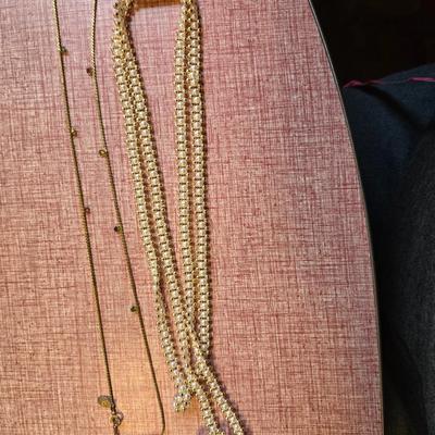 Lot of 2 necklaces