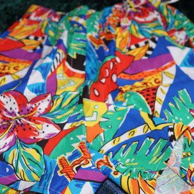 VINTAGE 60'S LADIES SWIM SUITE W/UNIQUE RUBBER SWIM CAP W/ ANIMALS EMBOSSED