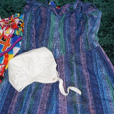 VINTAGE 60'S LADIES SWIM SUITE W/UNIQUE RUBBER SWIM CAP W/ ANIMALS EMBOSSED