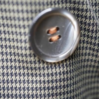 VINTAGE MANS RAINCOAT OF A TWEED PATTERN. / BLUE TWEED PATTERN SUIT JACKET