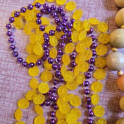 Lot of 3 beaded necklaces