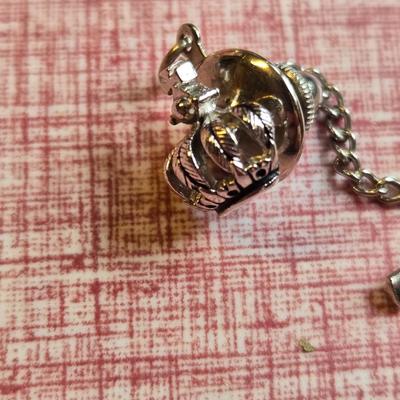 Lot of 3 pins