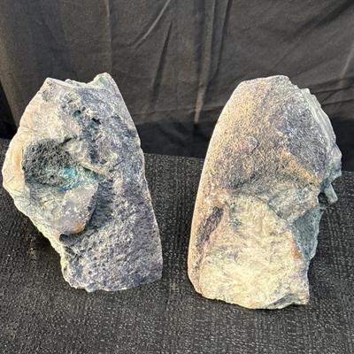 E1-Set of Stone Bookends