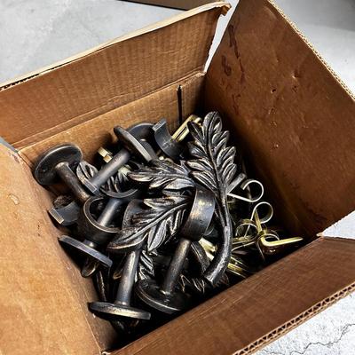 Box of curtail finials / hardware