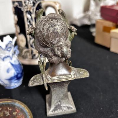 Misc decorative items