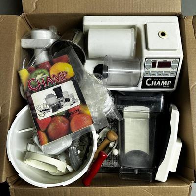 The Kitchen Champ - vintage juicer