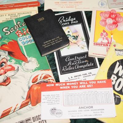 LARGE LOT OF PAPER ITEMS TO INCLUDE ADVERTISING, POST CARDS FROM THE 1960'S
