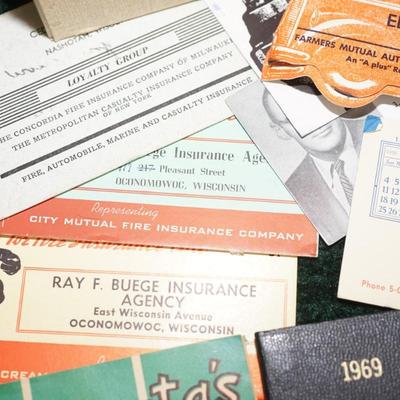 LARGE LOT OF PAPER ITEMS TO INCLUDE ADVERTISING, POST CARDS FROM THE 1960'S