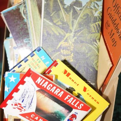 LARGE LOT OF PAPER ITEMS TO INCLUDE ADVERTISING, POST CARDS FROM THE 1960'S