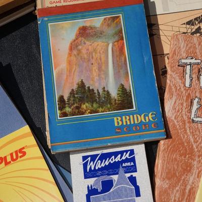 LARGE LOT OF PAPER ITEMS TO INCLUDE ADVERTISING, POST CARDS FROM THE 1960'S