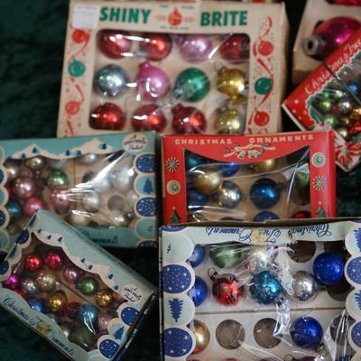 VINTAGE ORAMENTS. MINI STAR BRITES, PLASTIC NATIVITY, 60'S ORNAMENTS