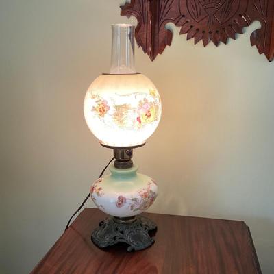 UD751 Antique Pansy Globe Lamp with Decor Accents