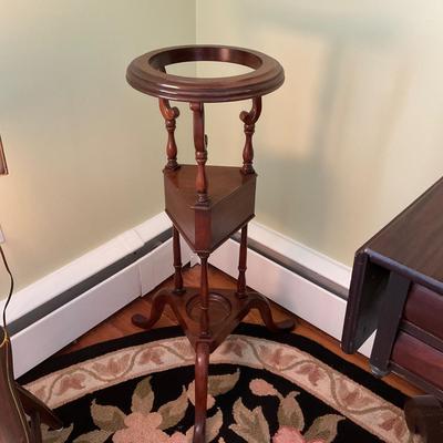 UD753 Vintage Mahogany Washstand with Ironstone Bowl and Pitcher
