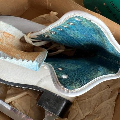 Vintage Ladies Ice Skates