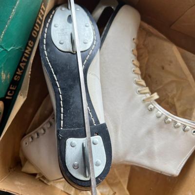 Vintage Ladies Ice Skates