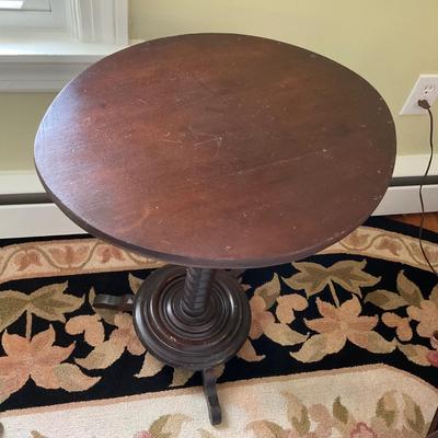 UD755 Antique Mahogany Oval Barley Twist Pedestal Table with Mirror