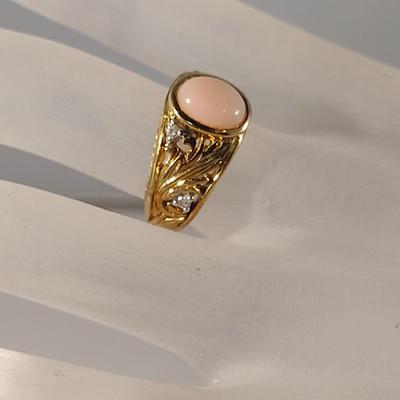 18 Karat Yellow Gold and Diamond Ring- Size 6- Approx Weight 11.0 Grams (#32)