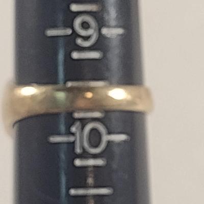 Men's 10 Karat Yellow Gold and Gemstone Ring- Size 9 1/2- Approx Weight 8.1 Grams (#34)
