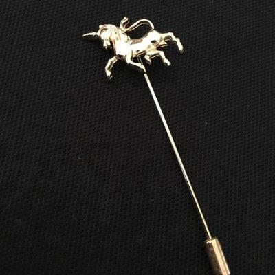 Cute vintage gold tone unicorn stick pin