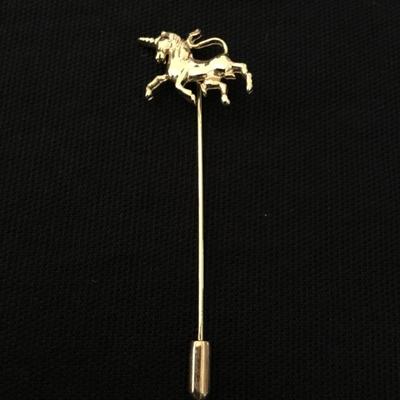 Cute vintage gold tone unicorn stick pin