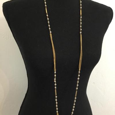 Beautiful, vintage, elegant mid-century, gold tone, faux pearl chain fashion necklace