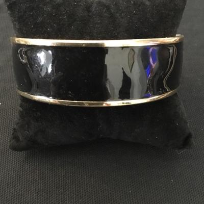 Vintage thick Black, enameled, gold tone magnetic bangle bracelet