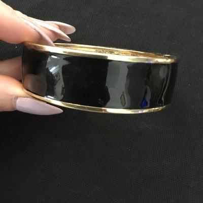 Vintage thick Black, enameled, gold tone magnetic bangle bracelet