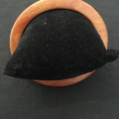 Super cute, vintage wooden bangle bracelet