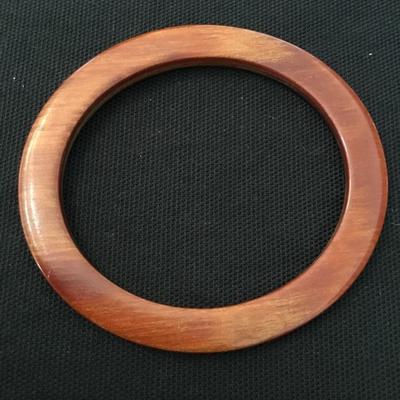 Super cute, vintage wooden bangle bracelet